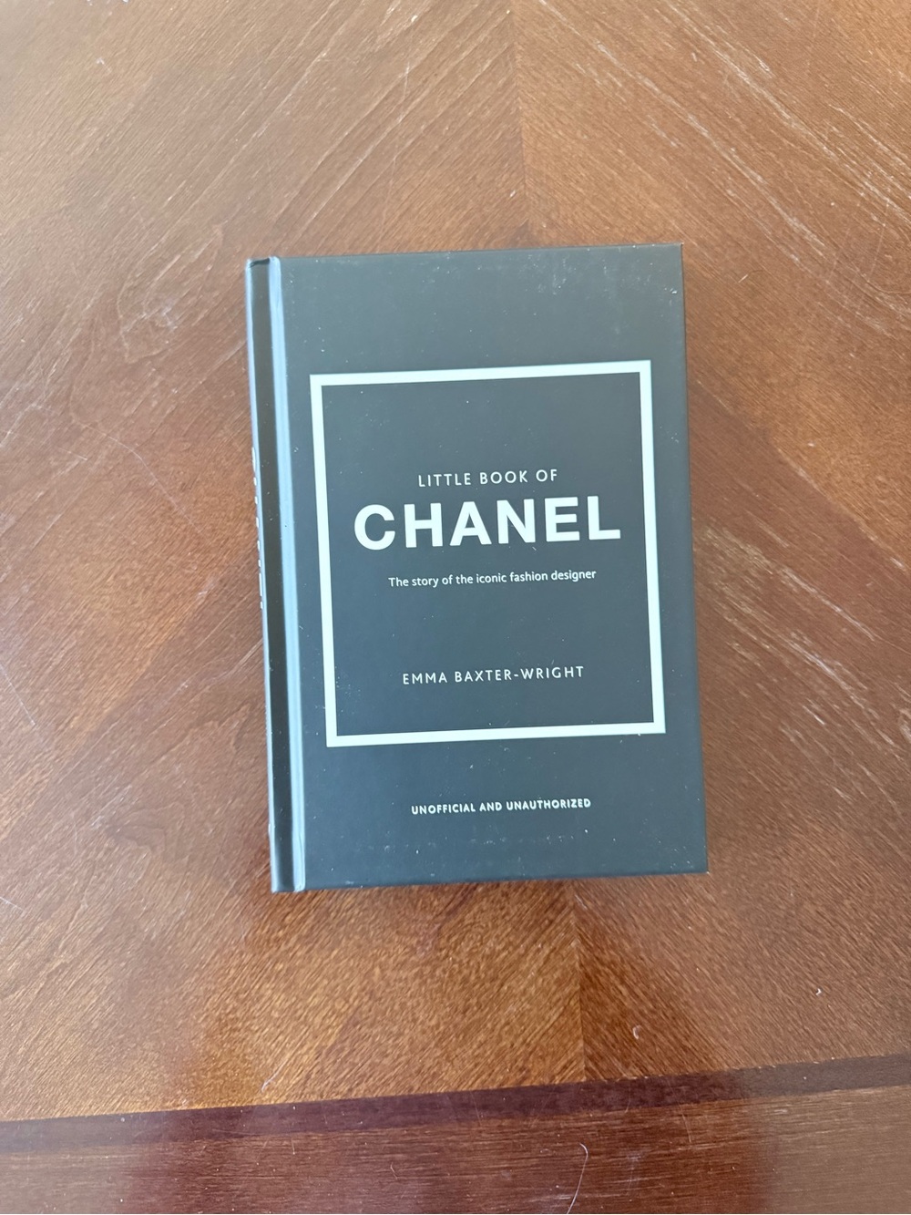 CHANEL Little Book in Black and White